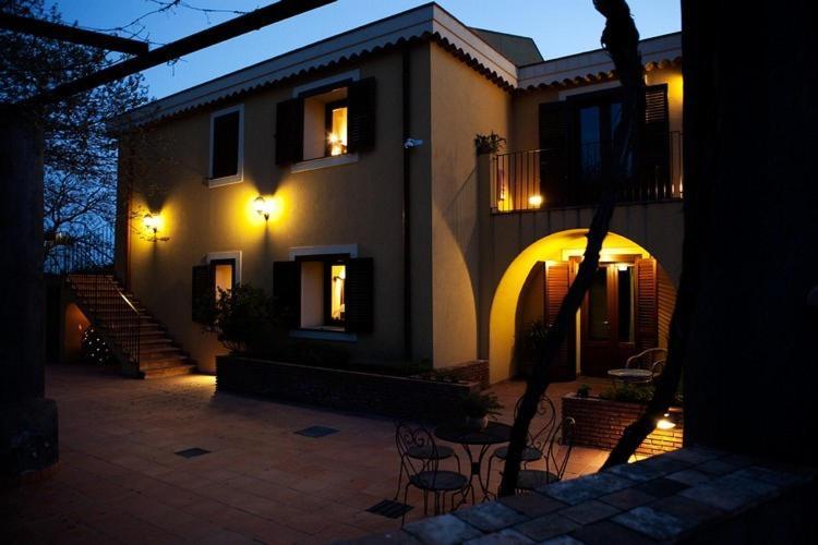 Villa La Terra Del Mezzo à Riposto Extérieur photo